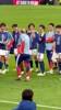 日本队在温布利球场1-0击败英格兰队！赛后球员们疯狂庆祝
